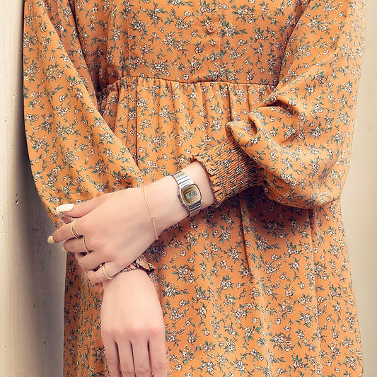 CASIO LADY'S LA670WES-4AEF - ELEGANT SPLASH-RESISTANT TIMEPIECE FOR MODERN WOMEN-i-Watch-2