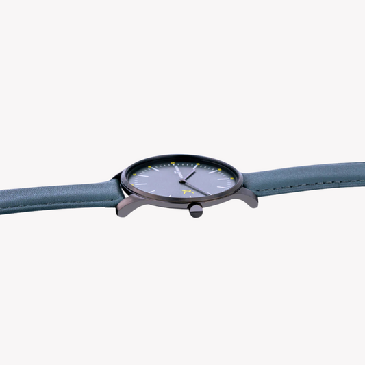 PIERRE CARDIN HERREN-LUXUSUHR AUS EDELSTAHL MIT GRAUEM ZIFFERBLATT – ELEGANTES LEDERBAND