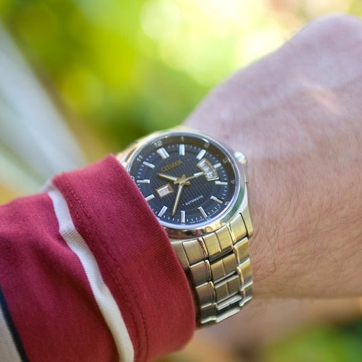 CITIZEN NP4030-58E: TIMELESS ELEGANCE - BOLD AUTOMATIC WATCH FOR MODERN MEN-i-Watch-2
