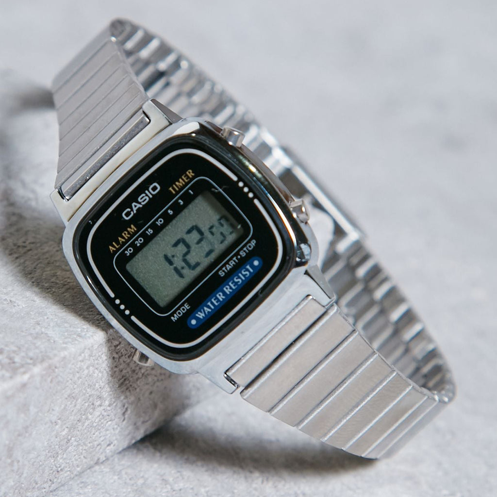 CASIO MCW-200H-1AVDF BOLD ADVENTURER - RUGGED ELEGANCE MEN'S WATCH with Black Resin Band and Sleek Dial-i-Watch-6