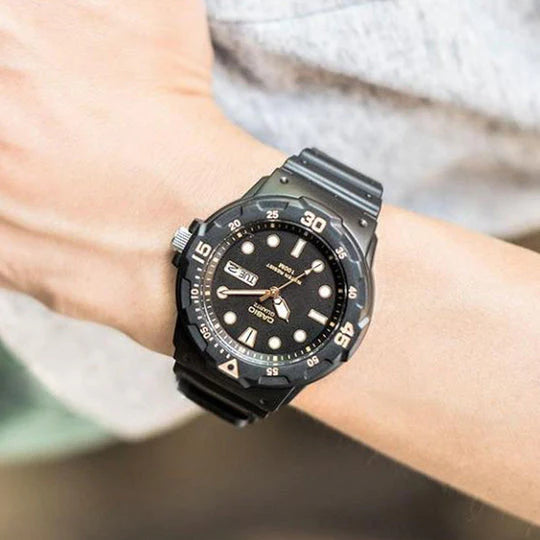 CASIO MRW-200H-1E DYNAMIC ADVENTURE - MEN'S SPORTY TIMEPIECE WITH DAY & DATE FUNCTIONS-i-Watch-3