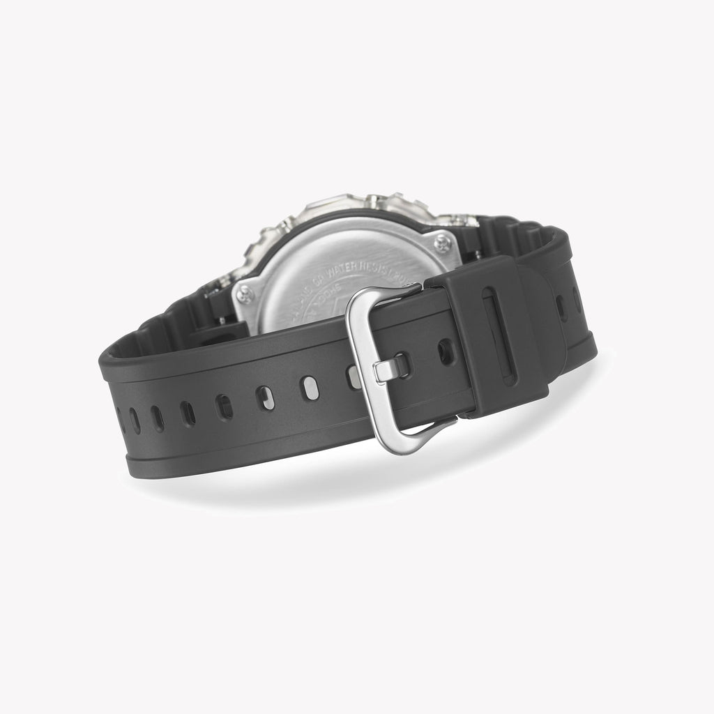 CASIO G-SHOCK DW-5600SKC-1DR - MONTRE ROBUSTE PRÊTE POUR L'AVENTURE AVEC BORD ÉLÉGANT