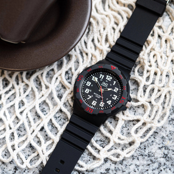 Q&Q Men's Black Men's Watch, Black Dial | VR18J006Y