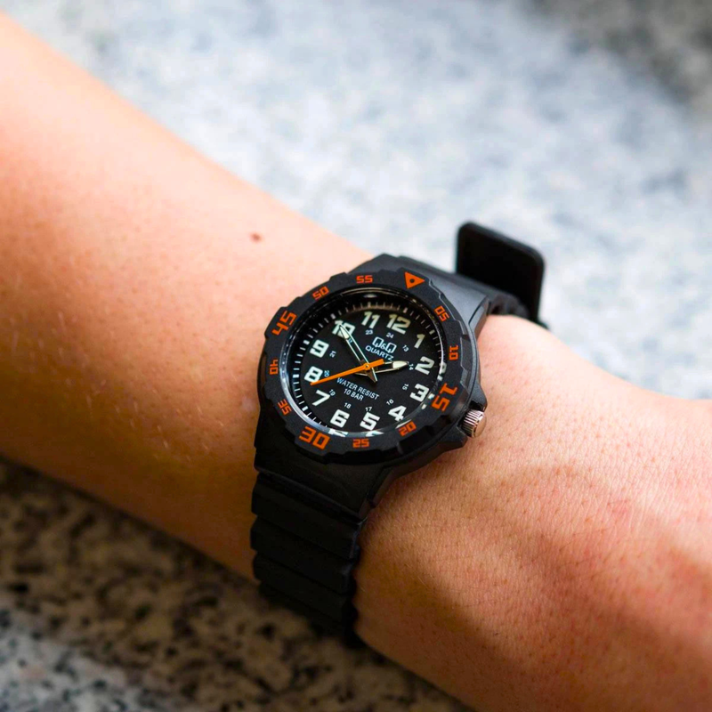 Q&Q Unisex Black Unisex Watch, Black Dial | VR19J008Y