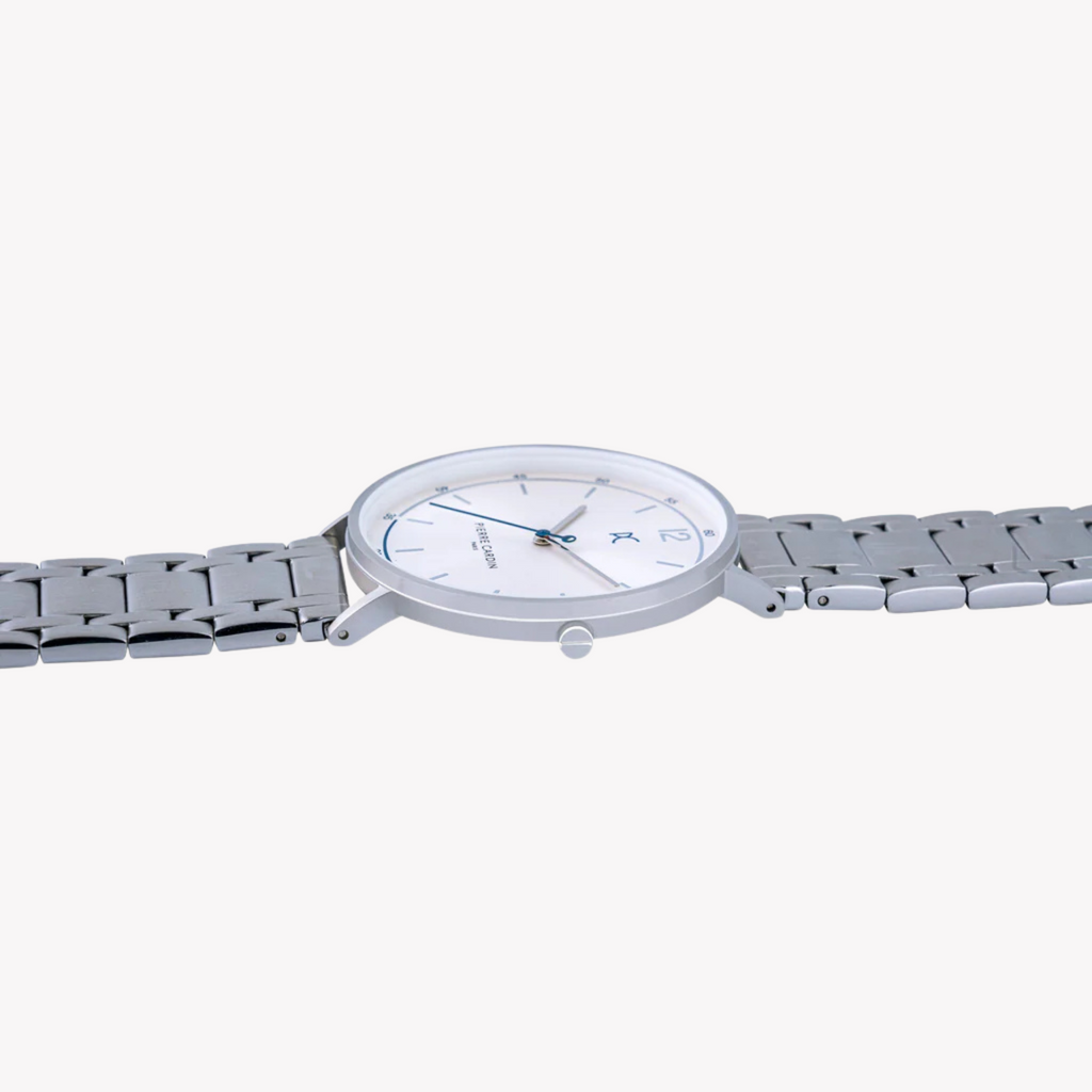 PIERRE CARDIN CBN.3012 ELEGANTER ZEITMESSER – STILVOLLE HERRENUHR MIT SILBERNEN ZIFFERBLATT