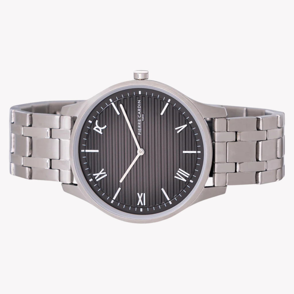 MONTRE POUR HOMME PIERRE CARDIN - ÉLÉGANT BOÎTIER EN MÉTAL ARGENT AVEC CADRAN NOIR CLASSIQUE