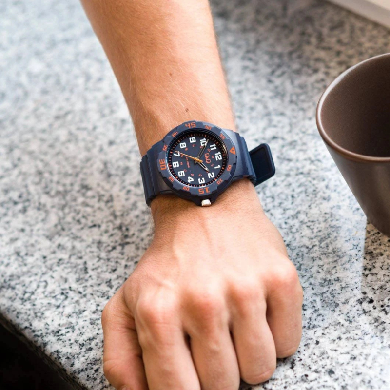 Q&Q Men's Blue Watch, Blue Dial | VR18J012Y