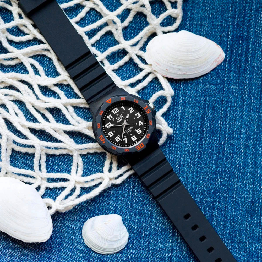 Q&Q Unisex Black Unisex Watch, Black Dial | VR19J008Y