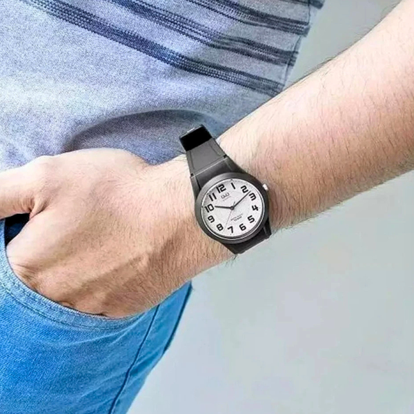 Q&Q Watch by Citizen VQ50J002Y Men Analog Watch with Black Rubber Strap