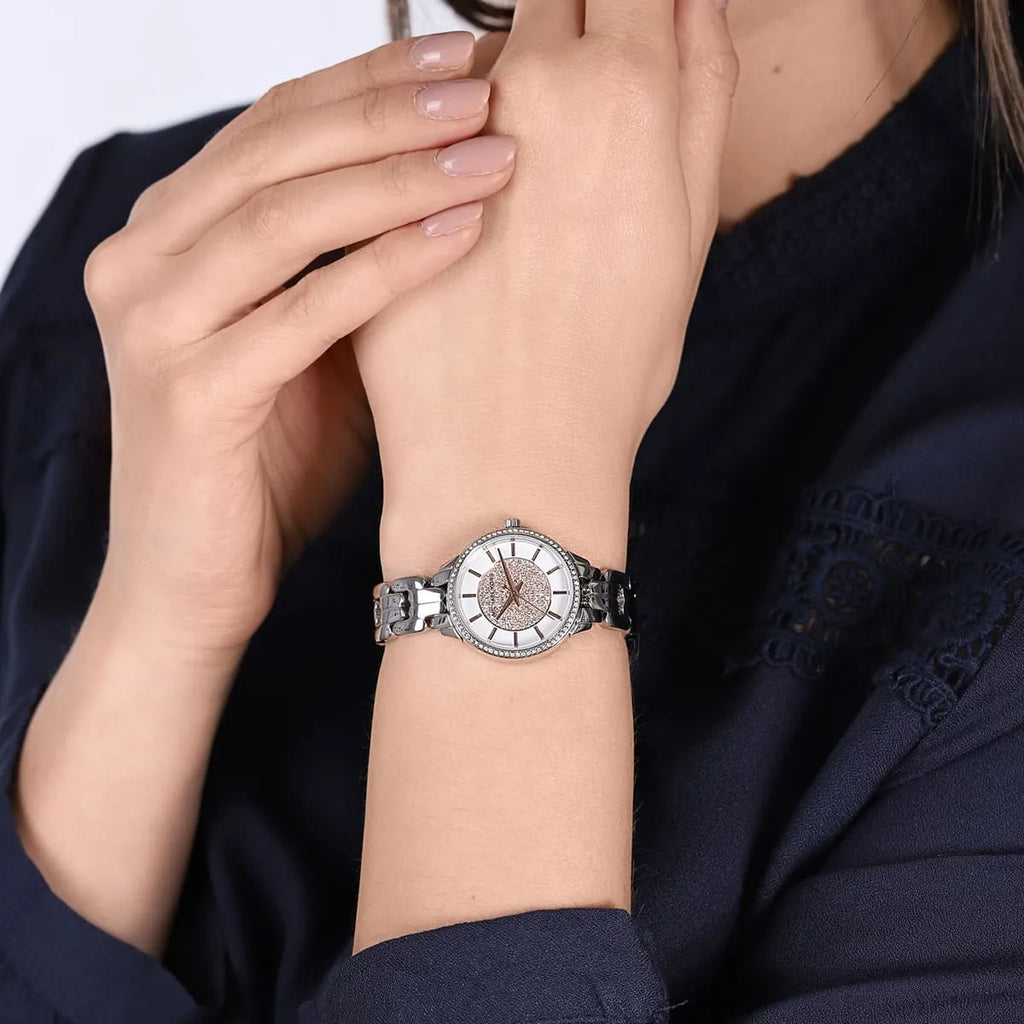 MICHAEL KORS MK4411: ELEGANTLY TIMELESS WOMEN'S STAINLESS STEEL WATCH WITH SILVER ACCENTS-i-Watch-4