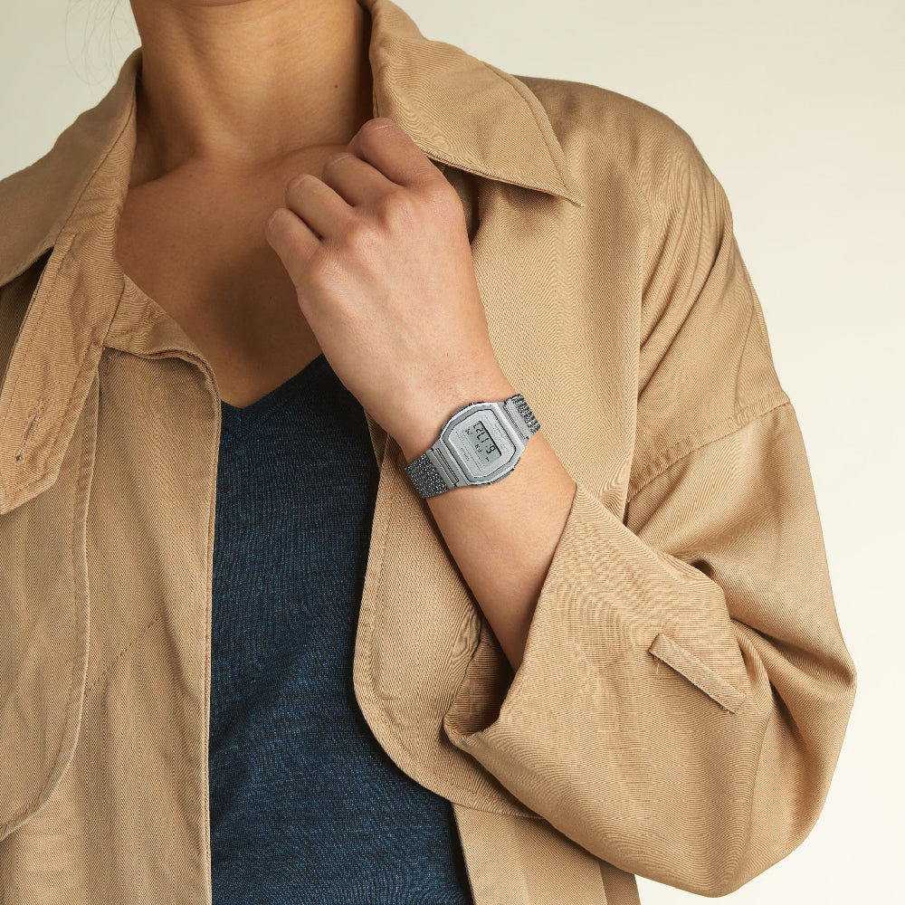 CASIO A1000D-7EF - TIMELESS ELEGANCE UNISEX WATCH WITH STAINLESS STEEL BRACELET & MOTHER-OF-PEARL DIAL-i-Watch-4