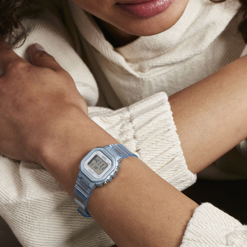 CASIO LA-20WHS-2AEF DYNAMIC BLUE - STYLISH & FUNCTIONAL Women’s Digital Watch with Vibrant Resin Design-i-Watch-3