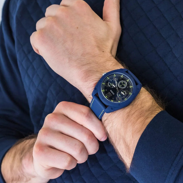 GUESS W1256G3 - VIBRANT BLUE STAINLESS STEEL TIMEPIECE FOR THE MODERN MAN-i-Watch-4