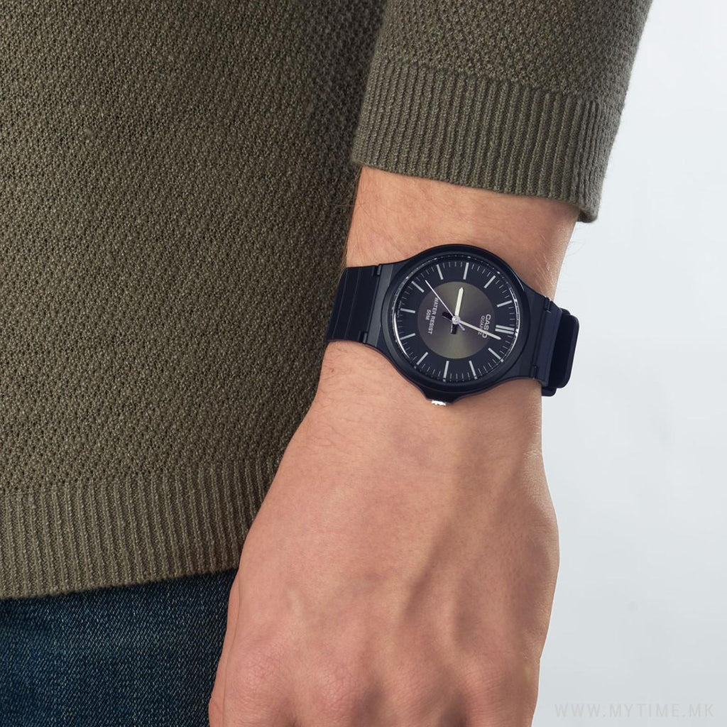 CASIO MW-240-1E3 - ELEGANTLY MINIMALIST MEN'S WATCH WITH TIMELESS BLACK AESTHETICS-i-Watch-5