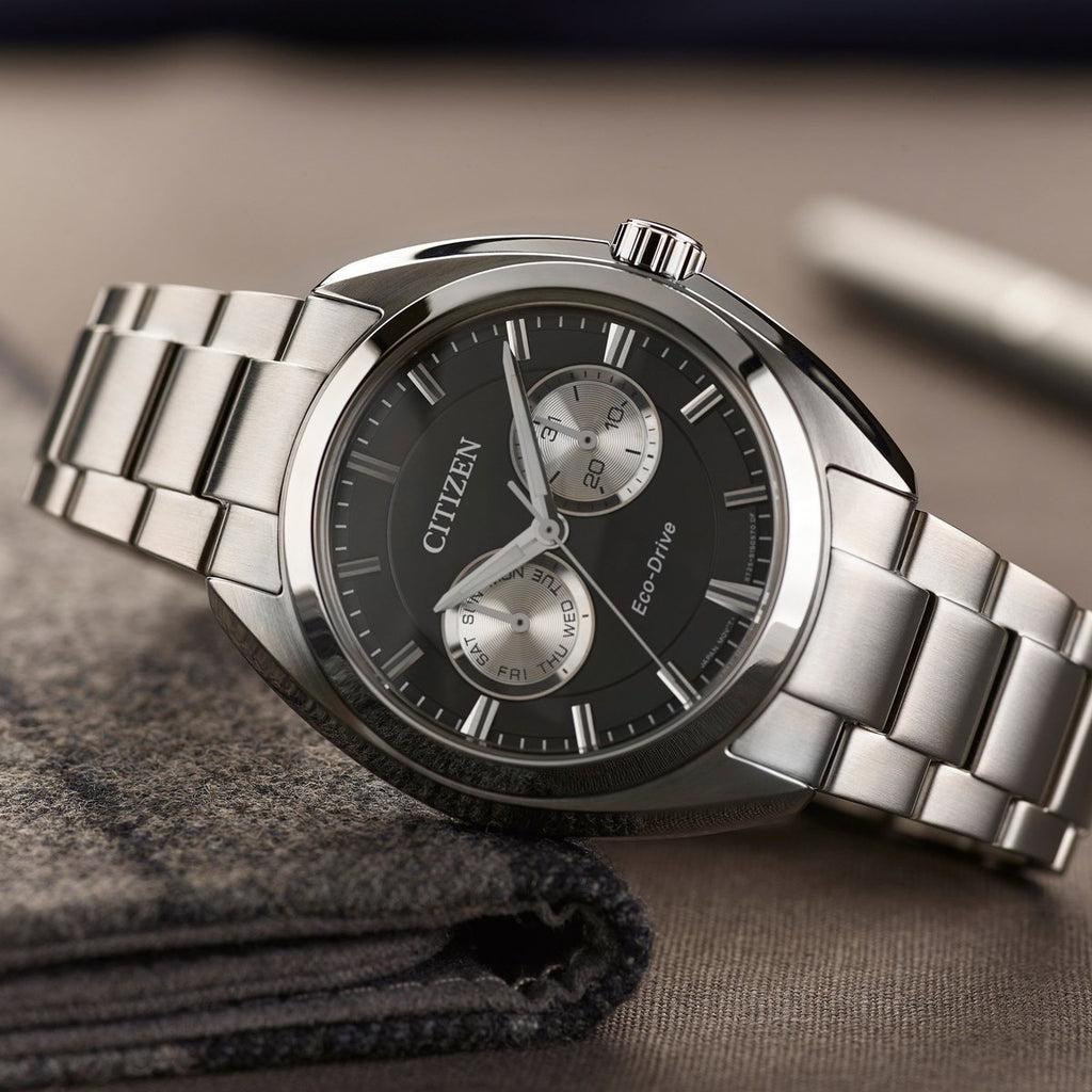 CITIZEN BU4010-56E – DYNAMISCHE ELEGANZ: Eco-Drive-Herrenuhr mit silbernem Edelstahl und schwarzem Zifferblatt