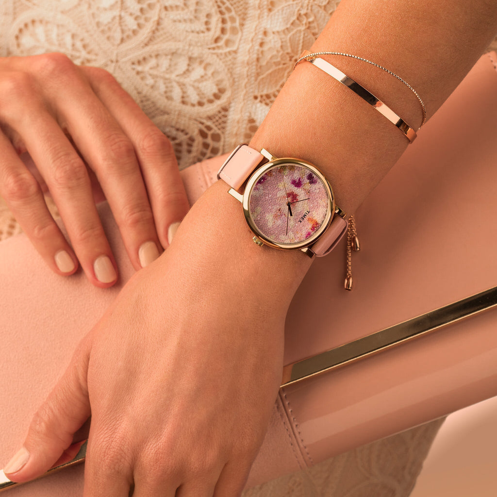 TIMEX Damenuhr mit goldenem Messinggehäuse und rosafarbenem Lederarmband