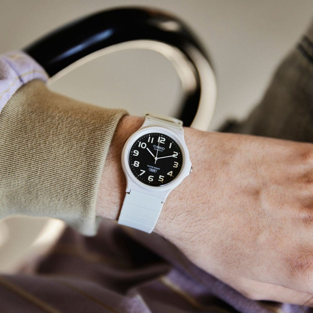 CASIO MQ-24UC-8BDF ADVENTURE READY - SPORTY ELEGANCE UNISEX WATCH with white resin case and bold black dial-i-Watch-2