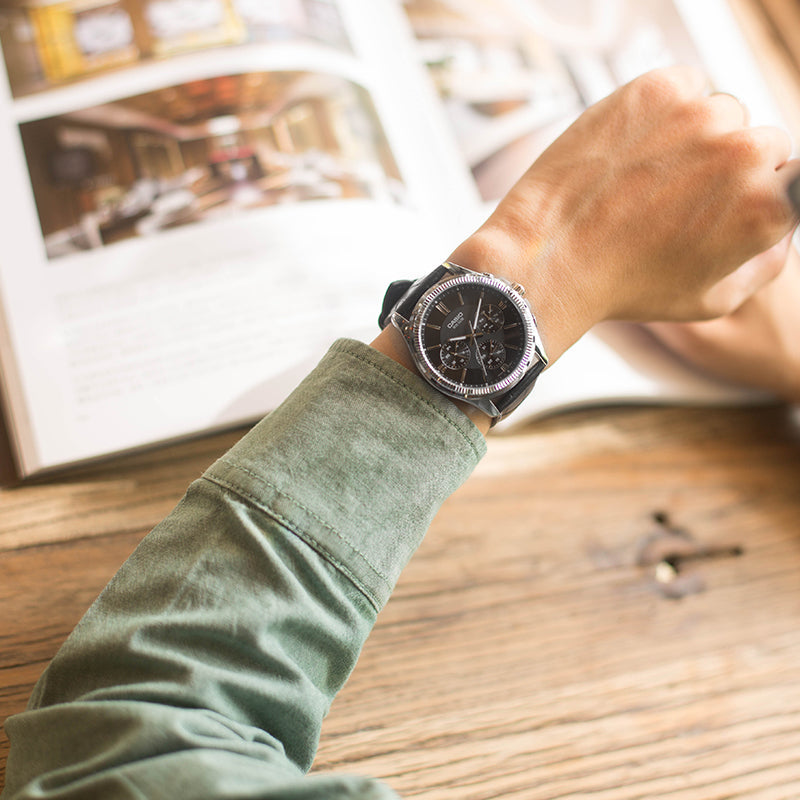 Timeless Elegance Men's Ip Silver Watch, Leather Strap | Mtp-1375l-1avdf