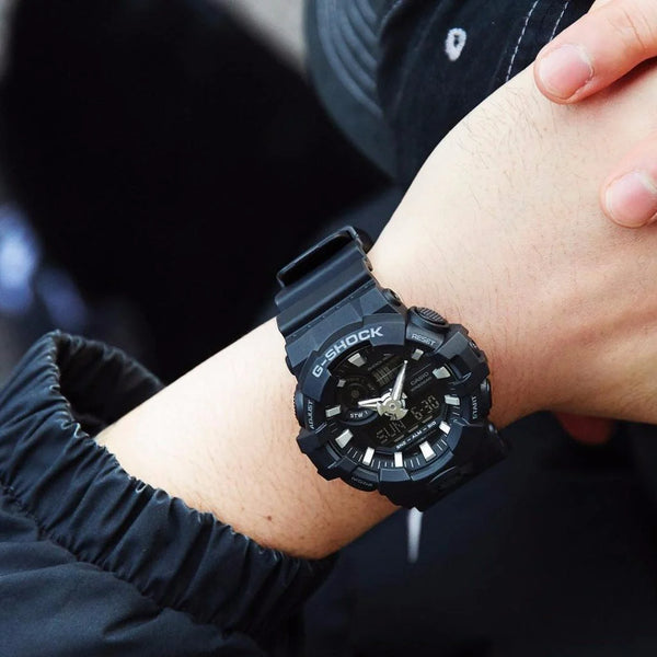 G-Shock Men's Black Resin Watch, Sporty Design | Ga-700-1b by i-watch