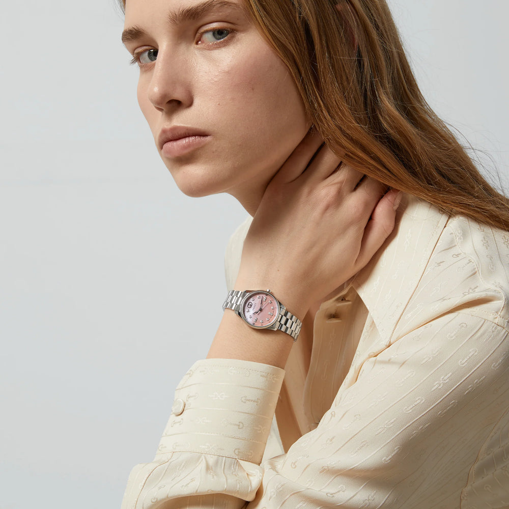 GUCCI　腕時計　レディース　ピンクシェル　ダイヤ　YA1265062　女性用 Gucci Women's Silver Steel Watch, Pink Dial | Ya1265062 – i-watch
