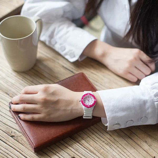 CASIO LRW-200H-4BAND CHIC RESILIENCE - ELEGANT & DURABLE Women's Watch with Red Resin Band and Sleek Design-i-Watch-3