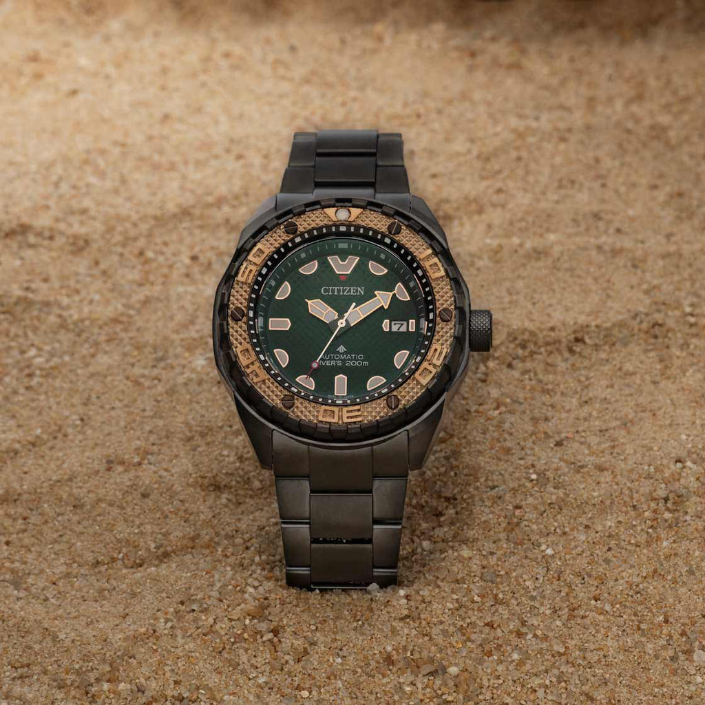 CITIZEN NB6008-82X AUTOMATIQUE - MONTRE D'AVENTURE EN TITANE POUR HOMMES avec CADRAN NOIR ET RÉSISTANCE À L'EAU 20 ATM