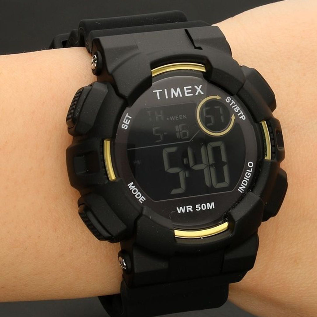 Montre TIMEX pour femme avec boîtier en résine noire et bracelet en silicone noir