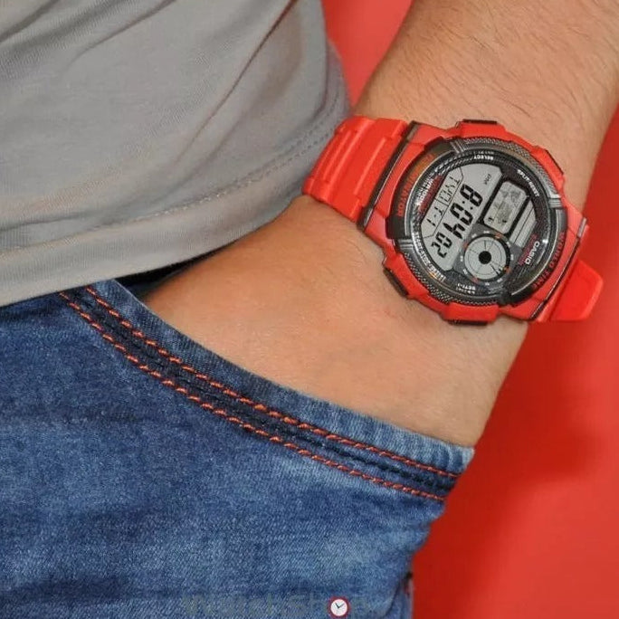 CASIO AE-1000W-4AVDF POLYVALENCE ULTIME - MONTRE SPORTIVE POUR HOMMES AU DESIGN MULTIFONCTIONNEL