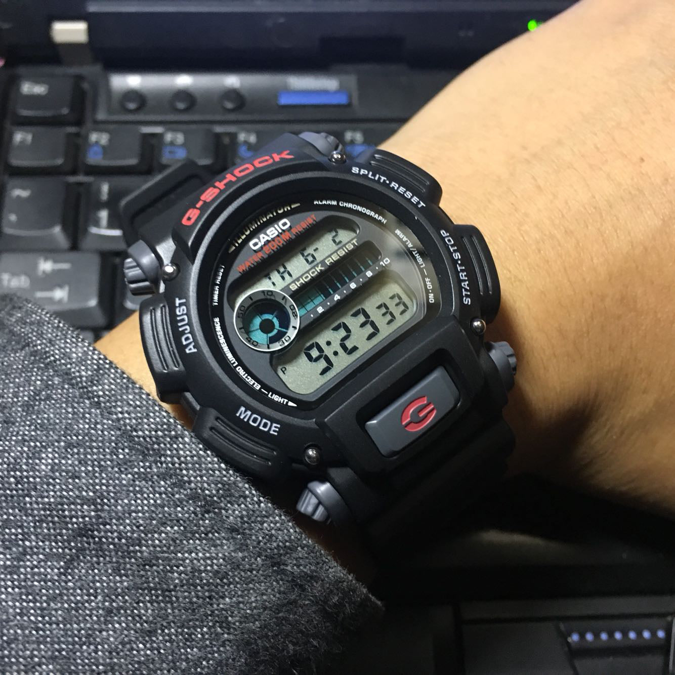 ساعة جي شوك DW-9052-1VDR للرجال