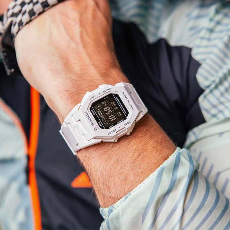Montre Casio unisexe en résine blanche, cadran noir | GD-B500-7