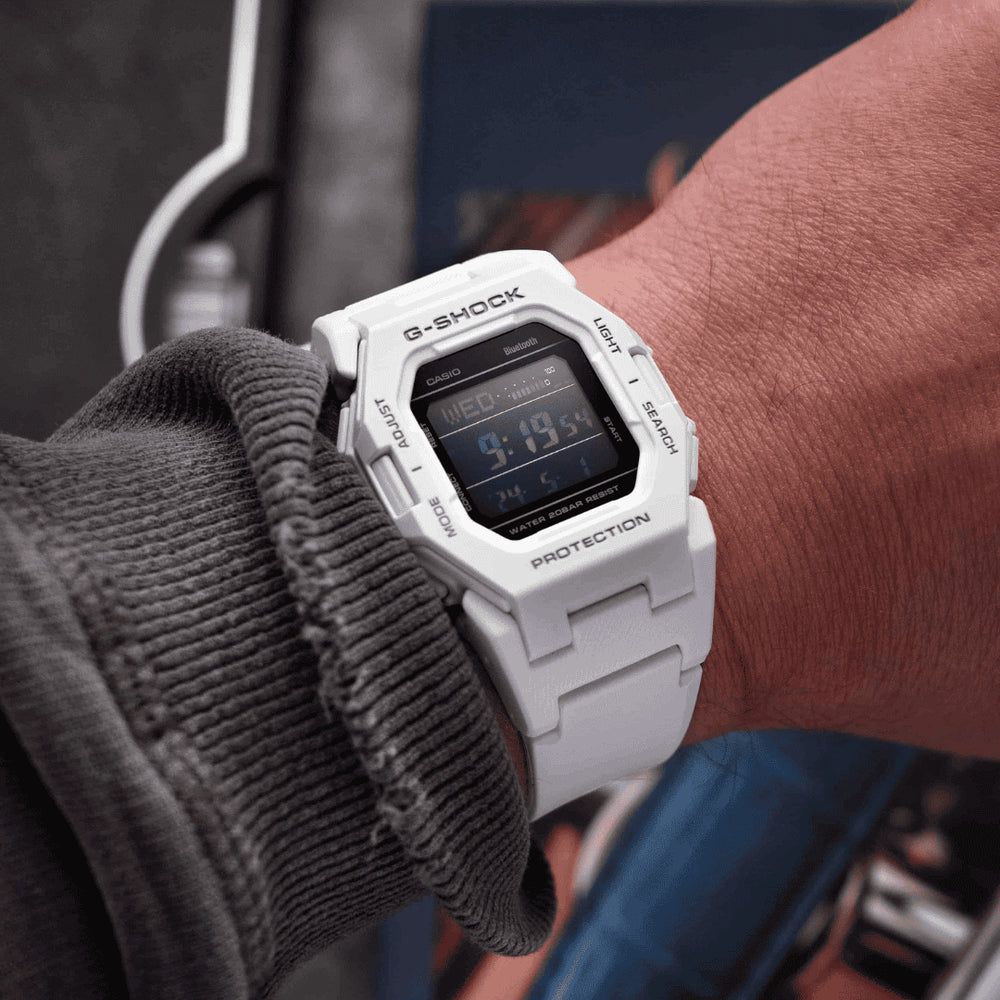 Montre Casio unisexe en résine blanche, cadran noir | GD-B500-7
