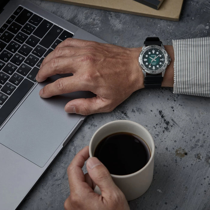 Casio Standard Analog Resin Strap Green Dial Quartz MTD-140-3AV 100M Men's Watch