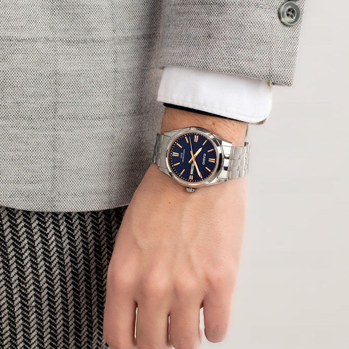 CASIO MTP-1335D-2A2VDF ADVENTURE-READY - MONTRE SPORTIVE ÉLÉGANTE POUR HOMMES avec cadran bleu et bracelet en acier inoxydable