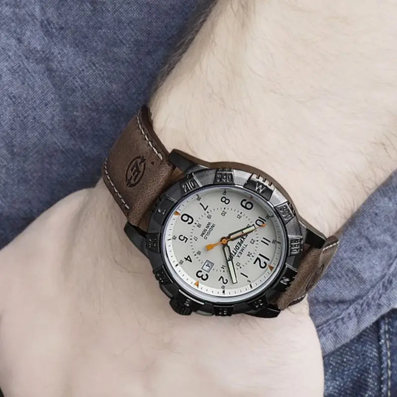 TIMEX Expedition T49990 – ROBUSTE HERRENUHR AUS LEDER UND MESSING mit INDIGLO-Nachtlicht