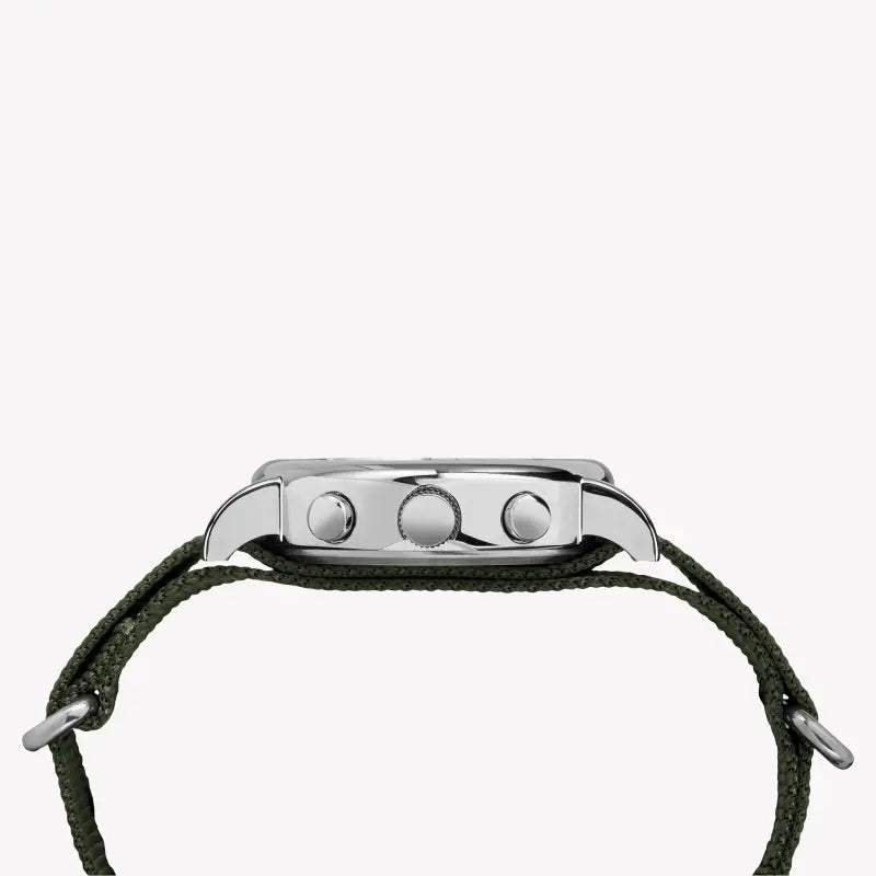 ساعة TIMEX Weekender TW2P71400 Classic - ساعة للرجال بنسيج أخضر ومينا باللون الأبيض الفاتح مع INDIGLO