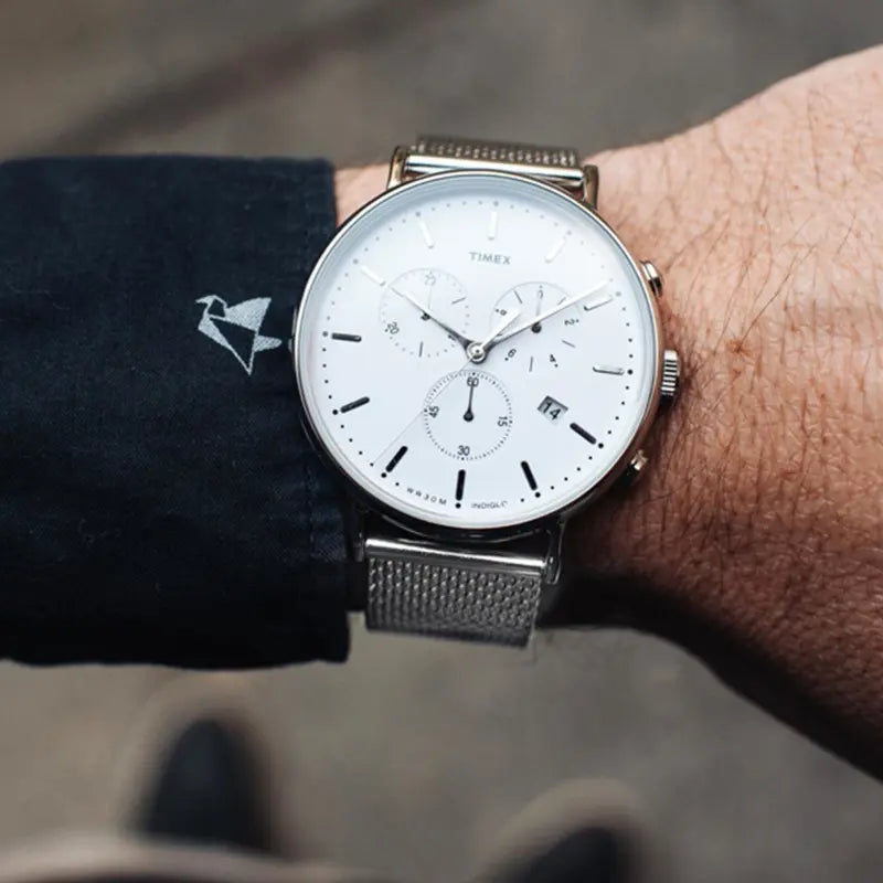 TIMEX Essential Fairfield TW2R27100 - Montre pour homme en acier inoxydable argenté avec cadran blanc et veilleuse INDIGLO