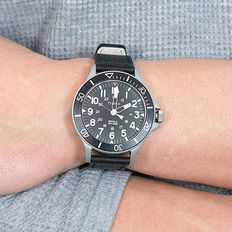 TIMEX Military Allied TW2R45800 - ساعة جلدية سوداء متينة للرجال مع ضوء ليلي INDIGLO