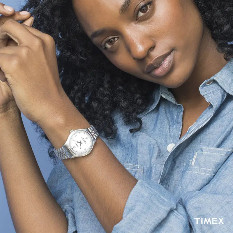 TIMEX Damenuhr mit silbernem Edelstahlgehäuse und silbernem Edelstahlarmband