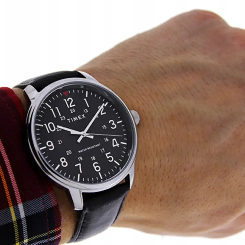 TIMEX Main Street TW2R85500 - ساعة رجالية كلاسيكية من الجلد الأسود مع علبة نحاسية