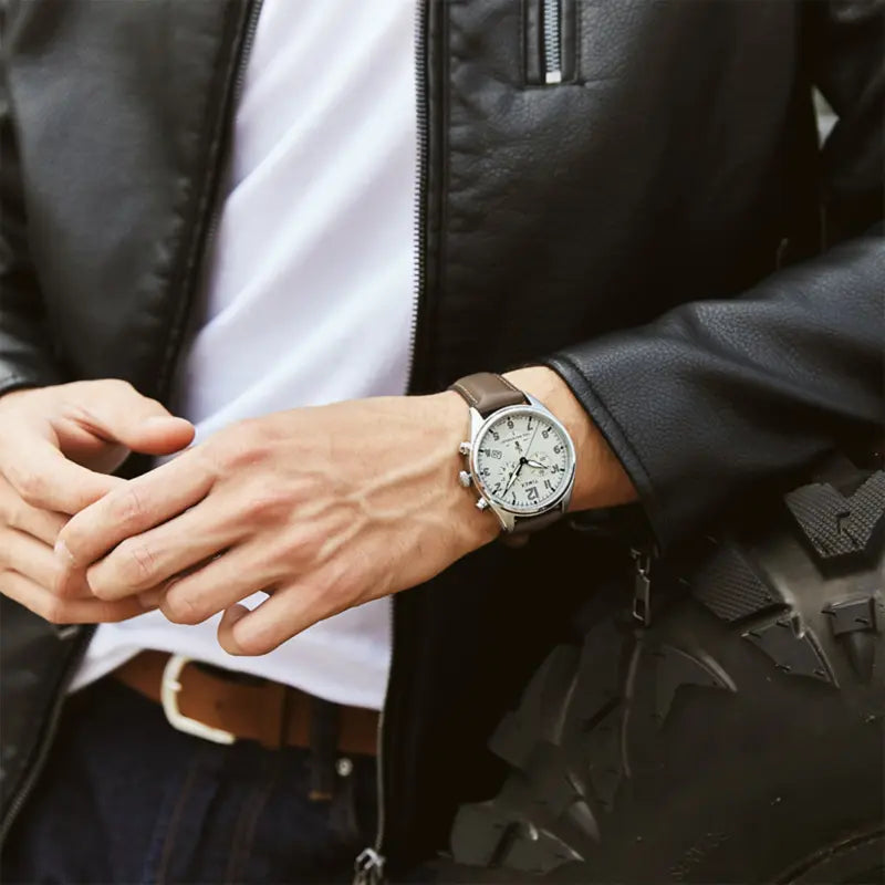 TIMEX HERITAGE WATERBURY TW2R88200 – KLASSISCHE HERRENUHR MIT BRAUNEM LEDERARMBAND