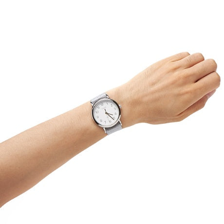 ساعة TIMEX النسائية مع علبة نحاسية فضية وسوار قماش فضي