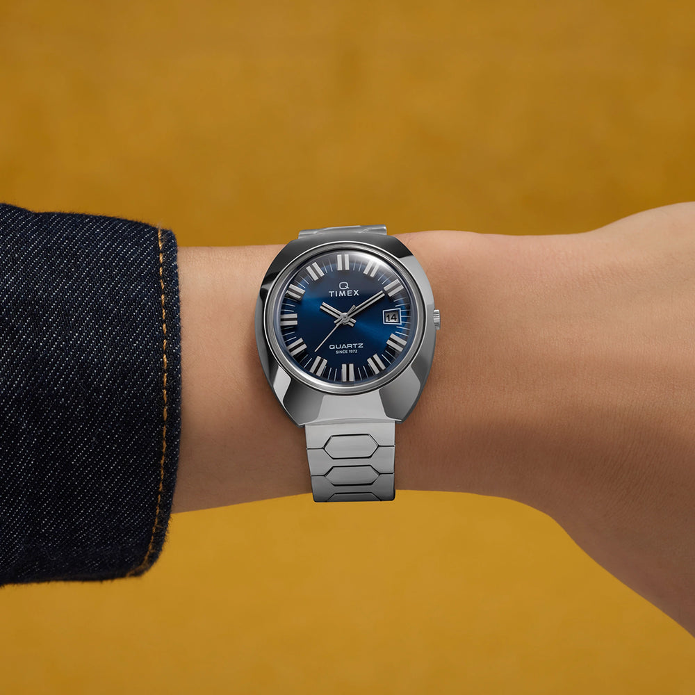 Q Timex 1972 39mm Time Machine Bracelet Watch | TW2Y33100 by i-watch