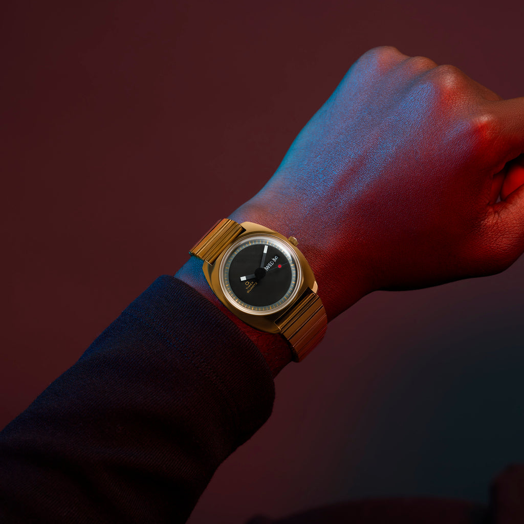 Q Timex Enigma 37mm Bracelet Watch TW2Y34400 | Stylish Silver & Blue Design