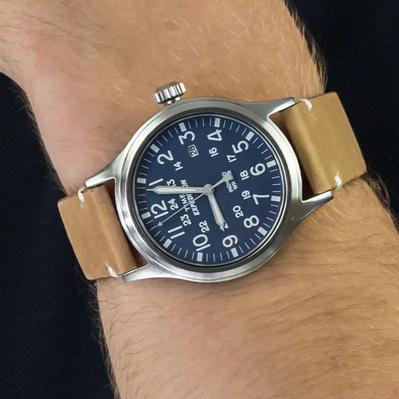 TIMEX EXPEDITION SCOUT TW4B01800 - ساعة رجالية متينة بحزام جلد أسمر وقرص أزرق