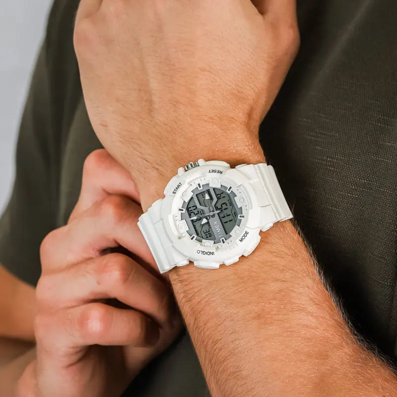 TIMEX TW5M22400 DGTL LIFESTYLE – STILVOLLE HERRENUHR AUS WEISSEM HARZ MIT DIGITALEM ZIFFERBLATT