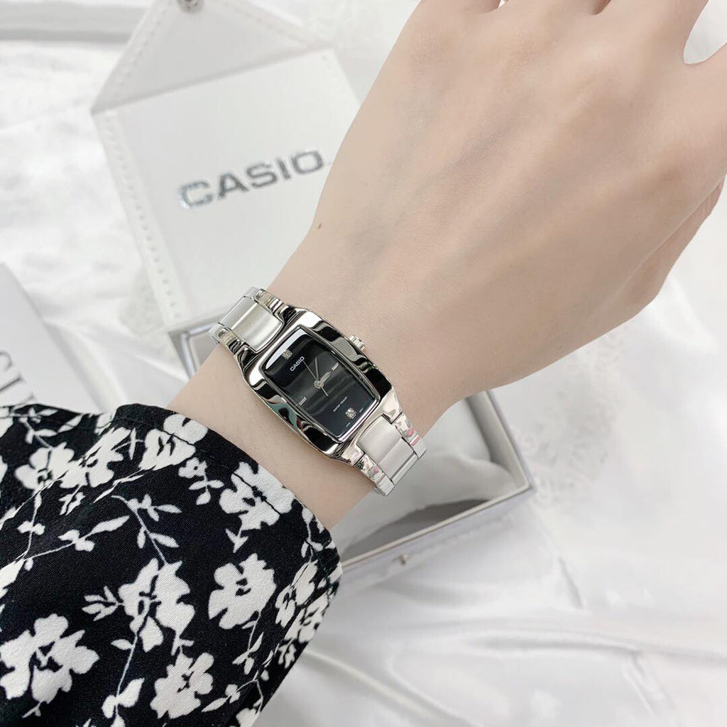 CASIO LTP-1165A-1C2DF - ELEGANTLY SPORTY WOMEN'S WATCH WITH STUNNING SILVER FINISH-i-Watch-2