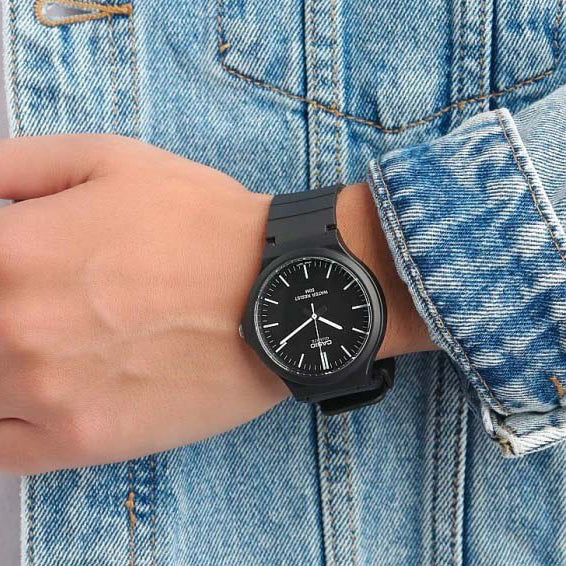 CASIO MW-240-1EV ADVENTURE AWAITS - RUGGED & STYLISH MEN'S WATCH with Black Resin Band and Dial-i-Watch-3