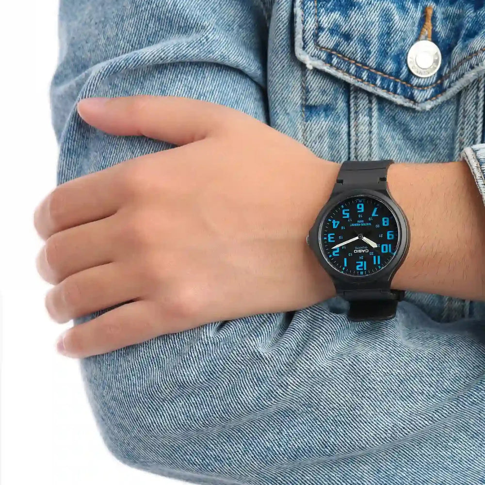 CASIO MW-240-2BV VERSATILE ADVENTURER - SPORTY MEN'S WATCH WITH BLACK RESIN BAND & DIAL-i-Watch-4