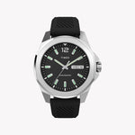 Montre pour homme Timex Essex Ave 46 ST avec cadran noir et bracelet en caoutchouc synthétique noir TW2W42900