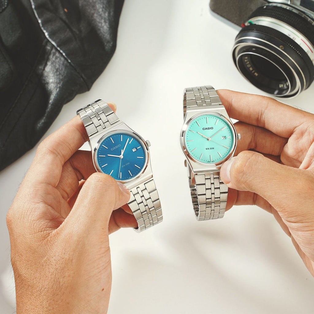 CASIO MTP-B145D-2A1VDF - ÉLÉGANCE SPORTIVE AVEC UN CADRAN BLEU VIBRANT ET BRACELET EN ACIER INOXYDABLE